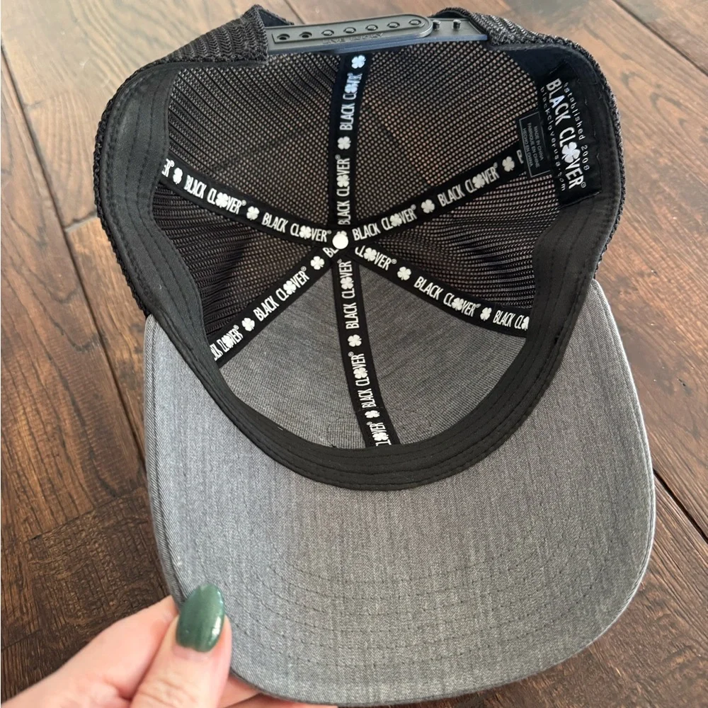 Mens Black Clover Gray and Black Trucker Hat - Picture 4 of 12